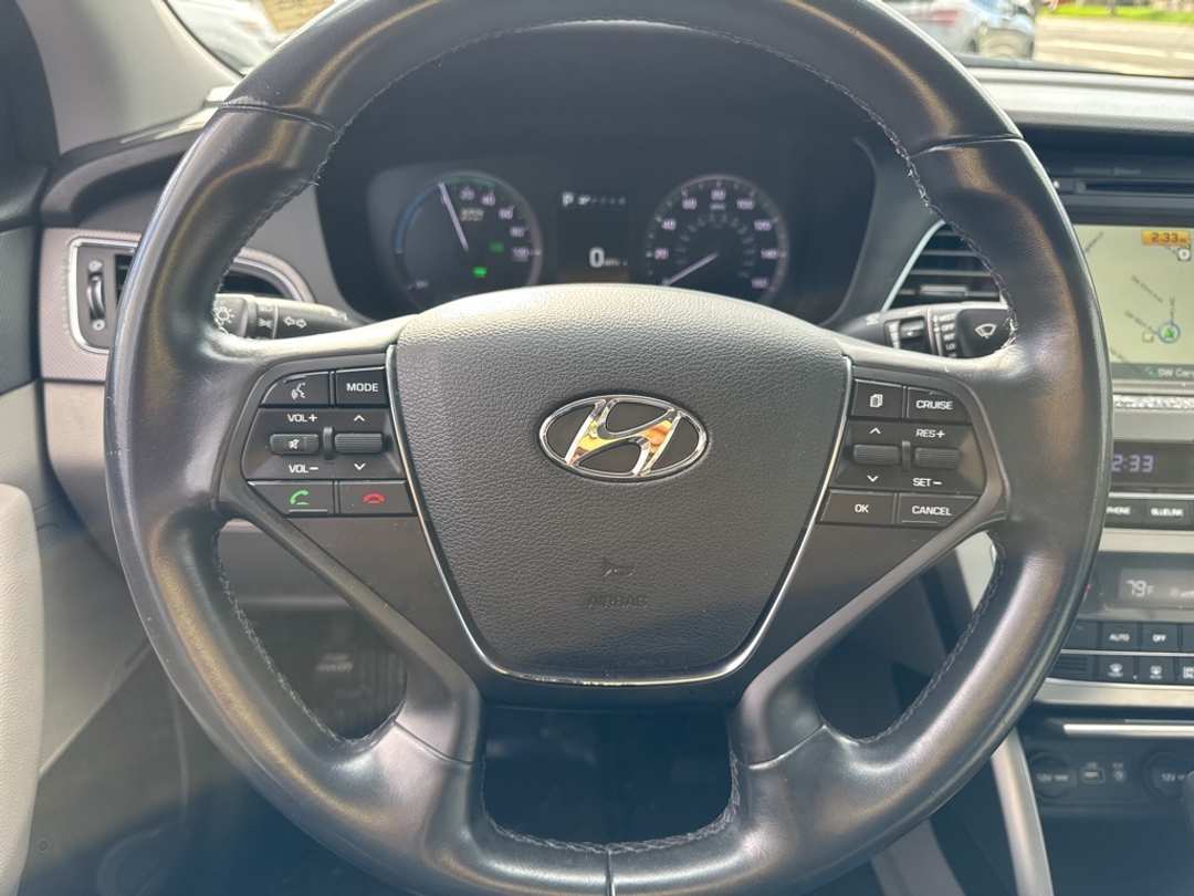 2016 Hyundai Sonata Base - Image 19