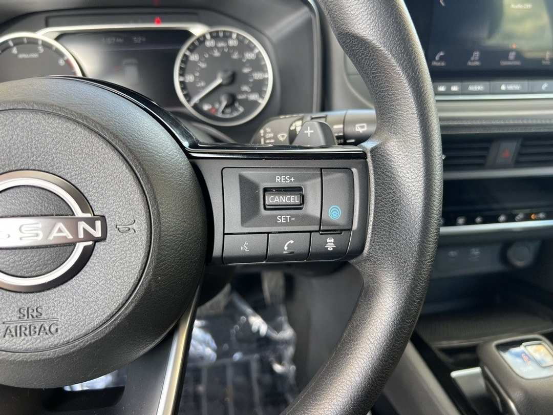 2023 Nissan Rogue SV - Image 16