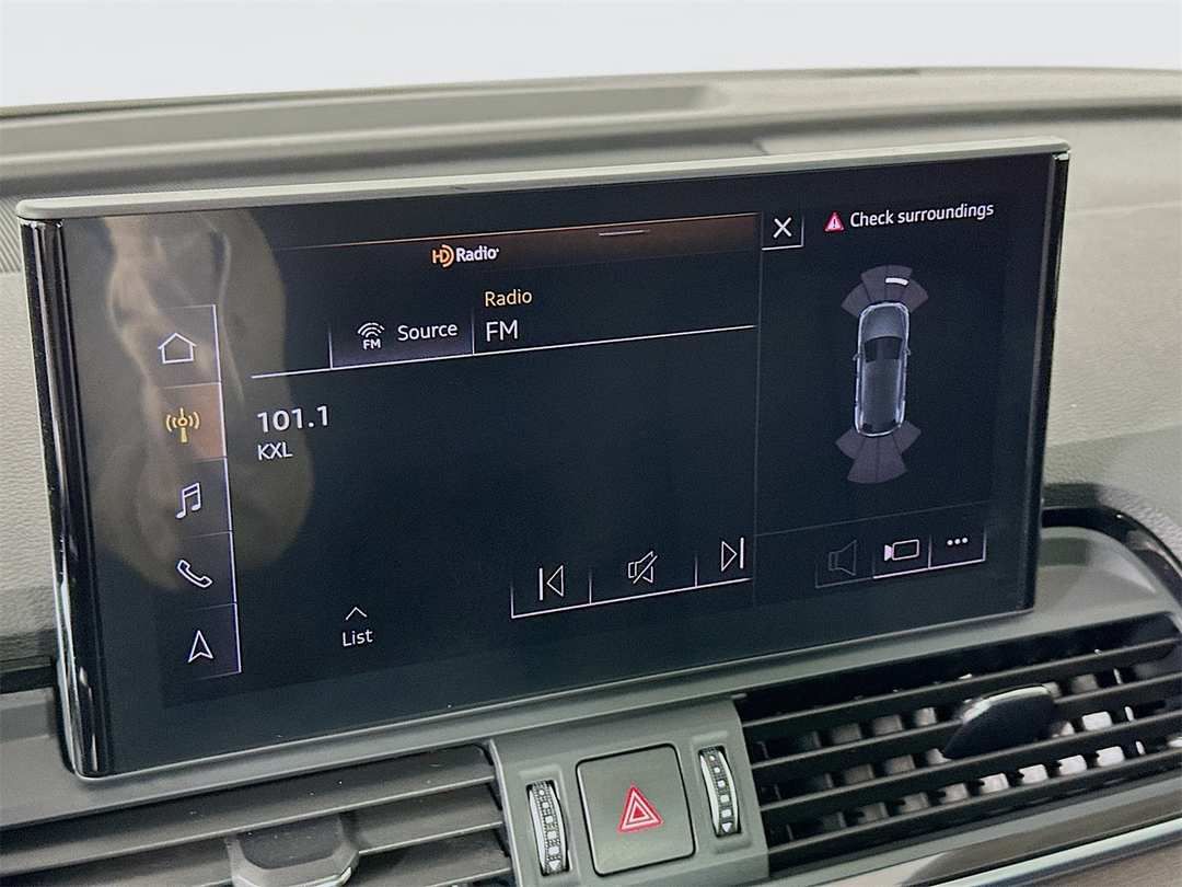 2022 Audi Q5 45 S line Premium - Image 14