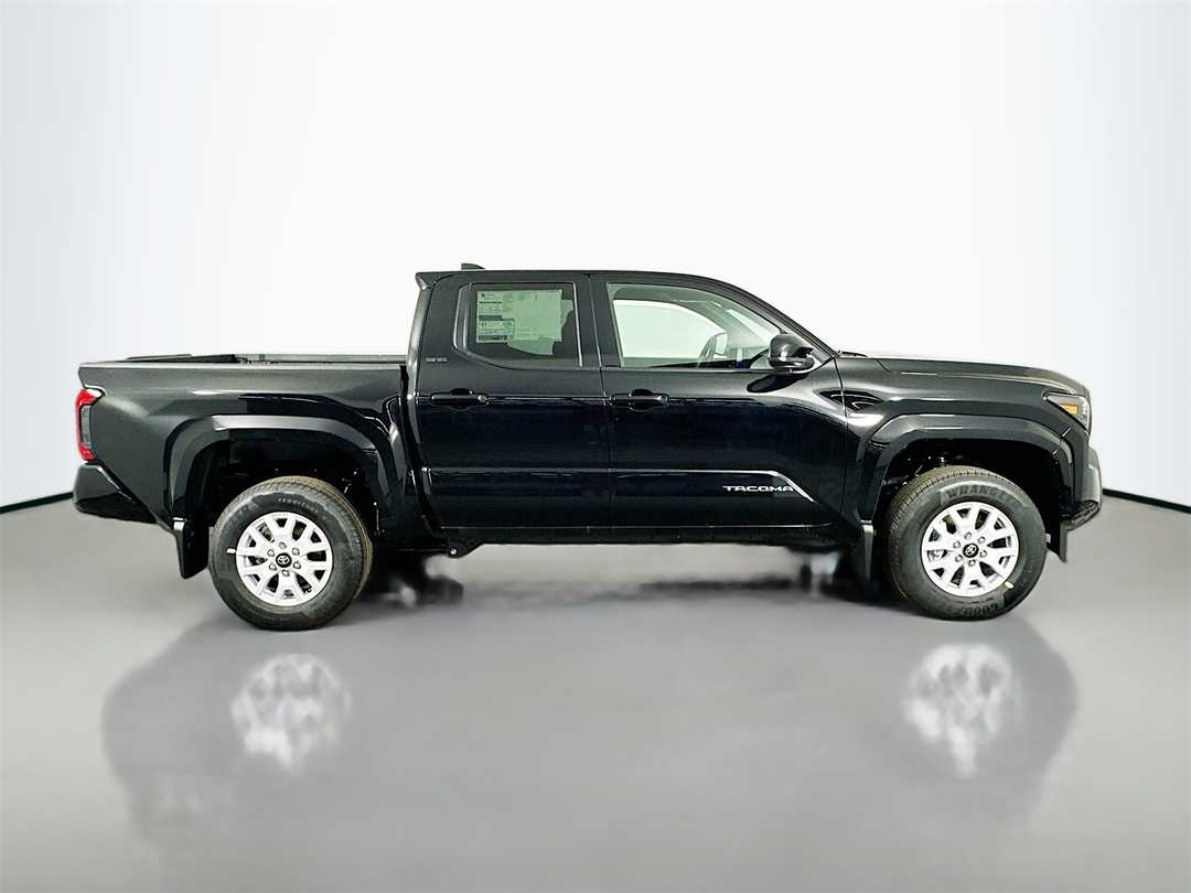 2025 Toyota Tacoma SR5 - Image 8