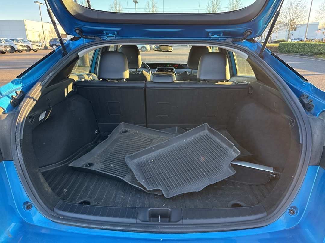 2021 Toyota Prius XLE AWDe - Image 21