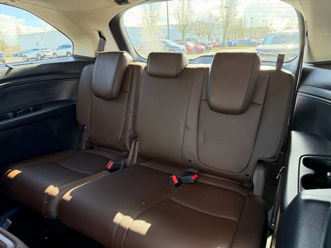 2026 Honda Odyssey Touring - Image 31