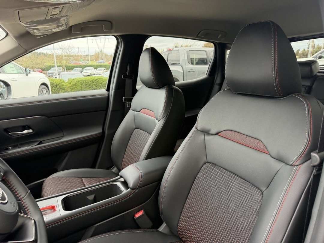 2026 Nissan Kicks SR - Image 14