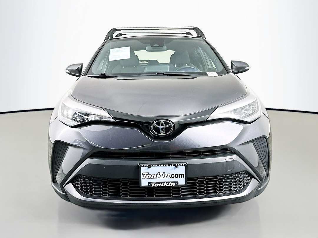 2021 Toyota C-Hr XLE - Image 2