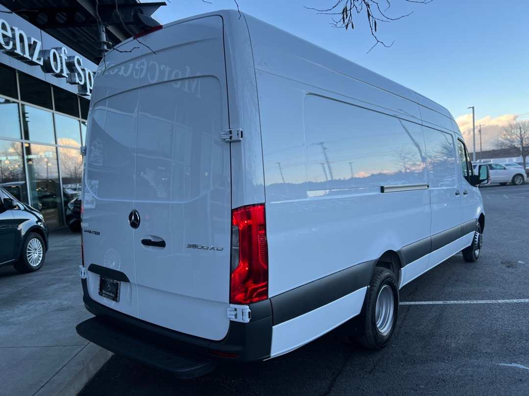 2024 Mercedes-Benz Sprinter 3500 Cargo 170 WB - Image 8