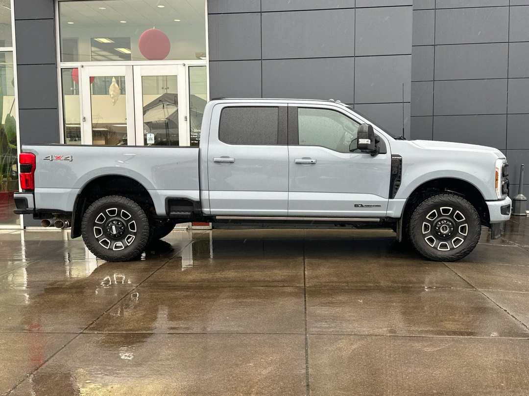 2025 Ford F-350Sd Platinum - Image 2