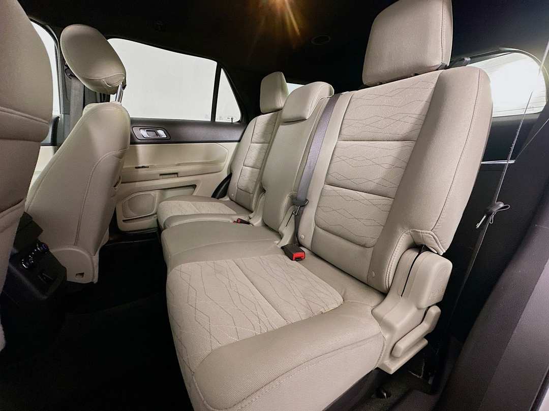2015 Ford Explorer Base - Image 22