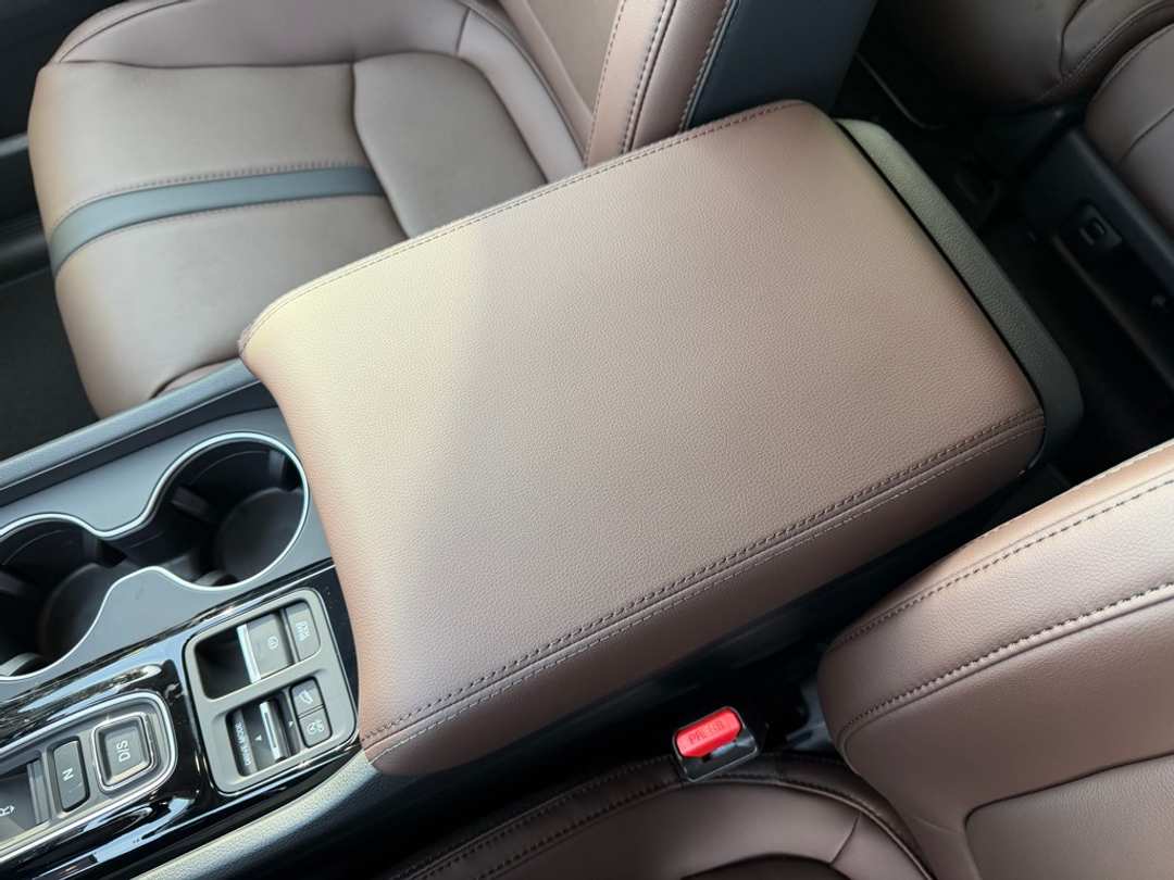 2026 Honda Pilot Touring - Image 27