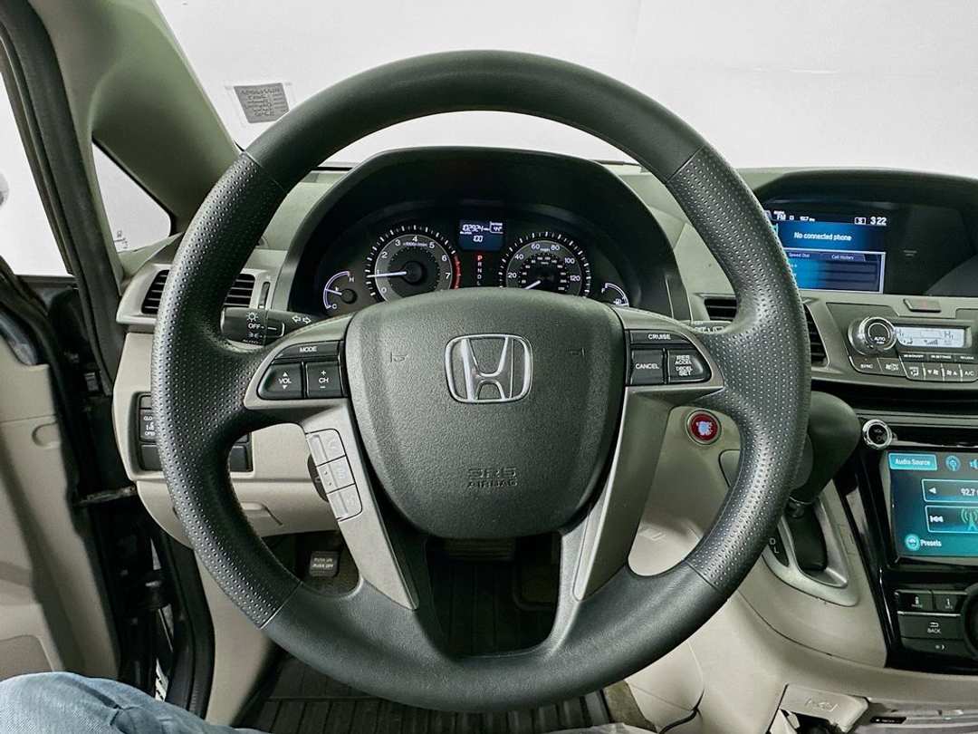 2017 Honda Odyssey SE - Image 12