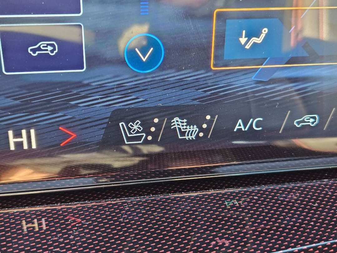 2026 Chevrolet Traverse RS - Image 23