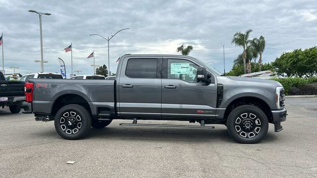 2026 Ford F-250Sd Platinum - Image 2