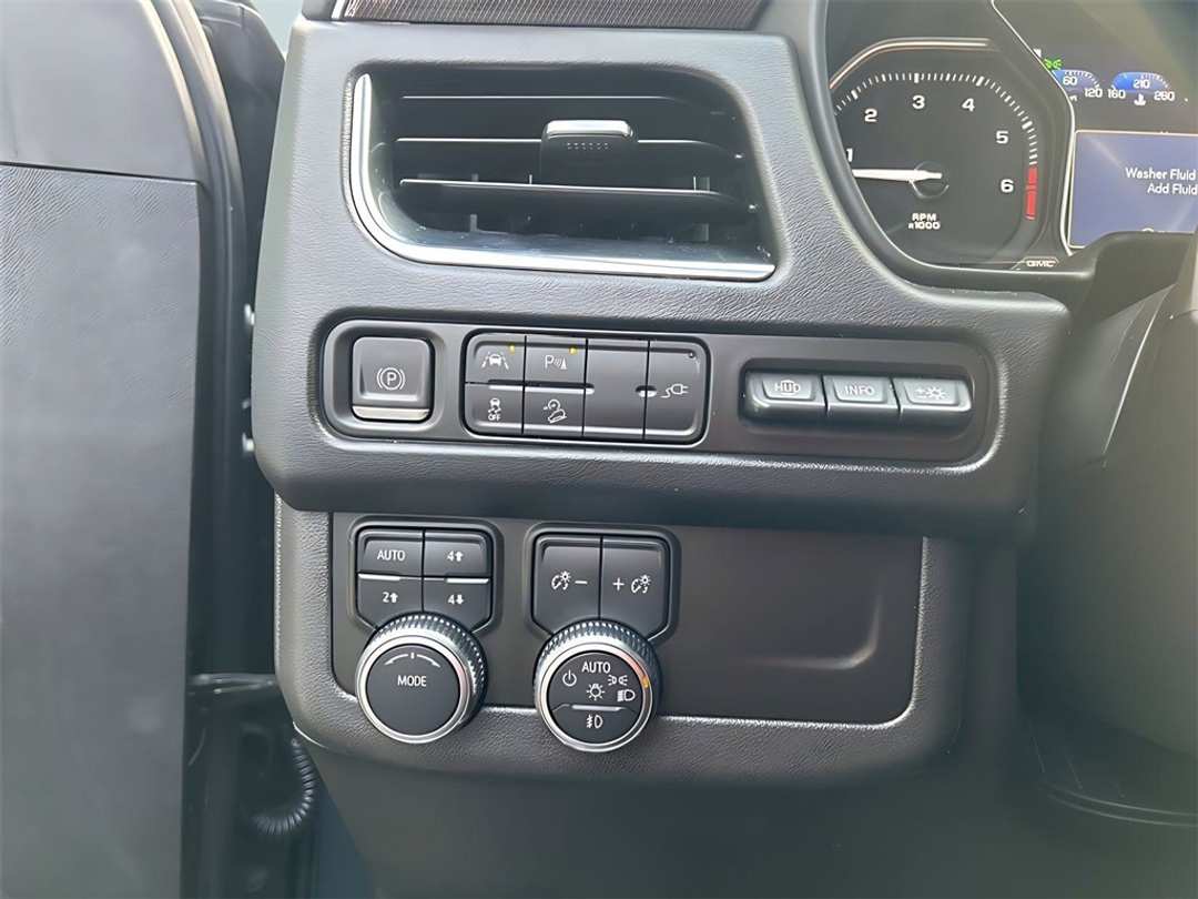 2021 GMC Yukon AT4 - Image 16