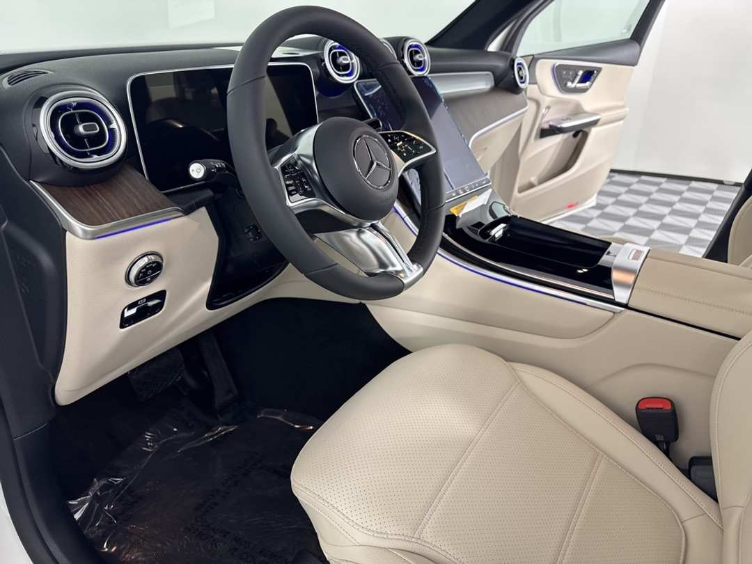 2026 Mercedes-Benz GLC GLC 300 - Image 27