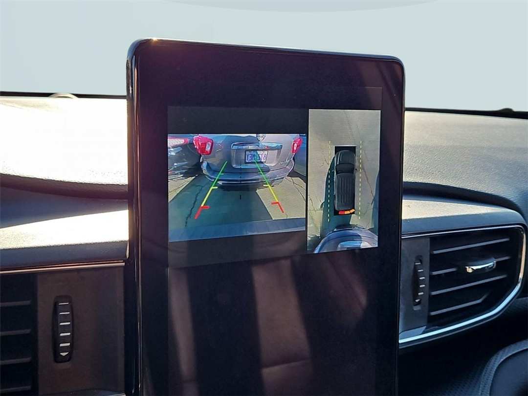 2022 Ford Explorer ST - Image 19