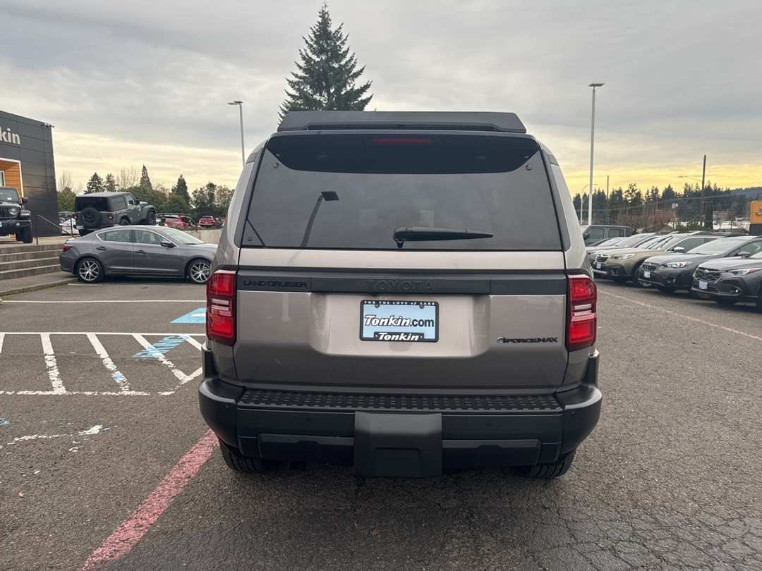 2025 Toyota Land Cruiser Base - Image 6