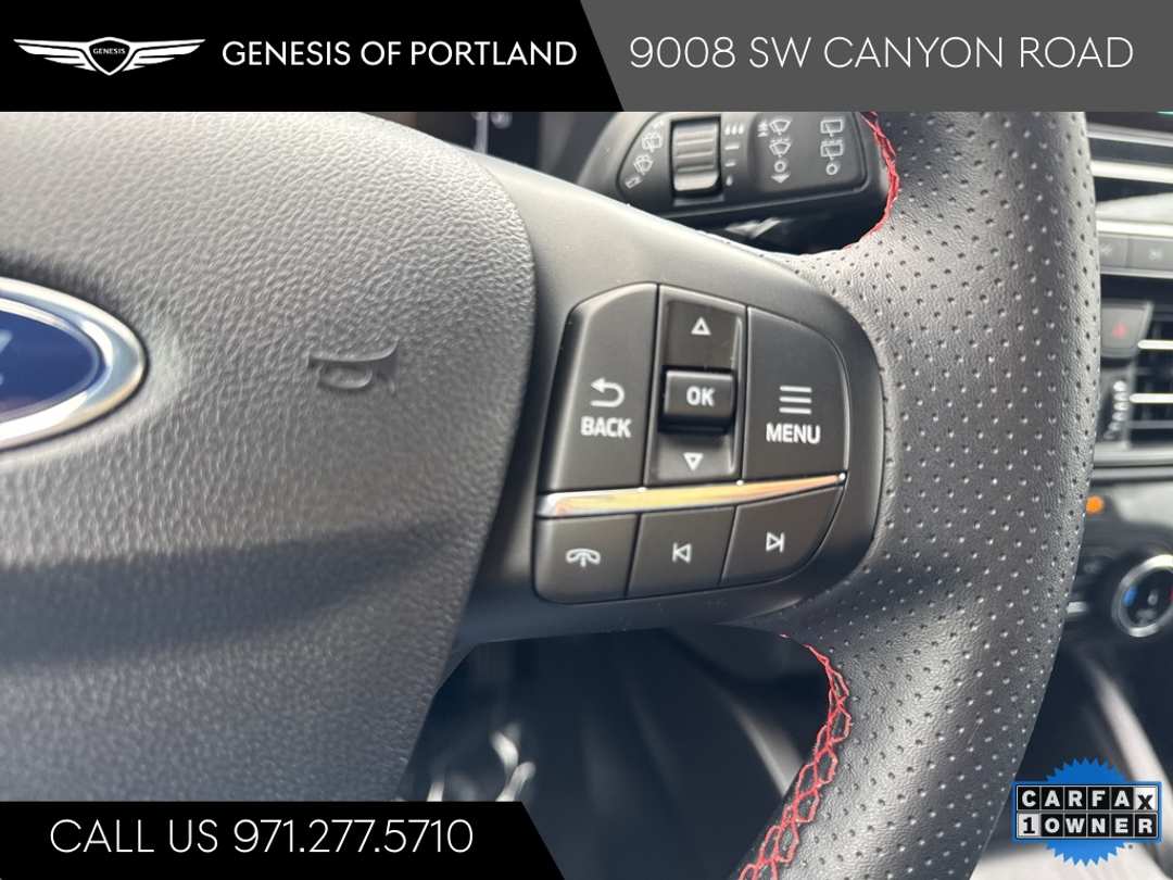 2025 Ford Escape STLine - Image 29