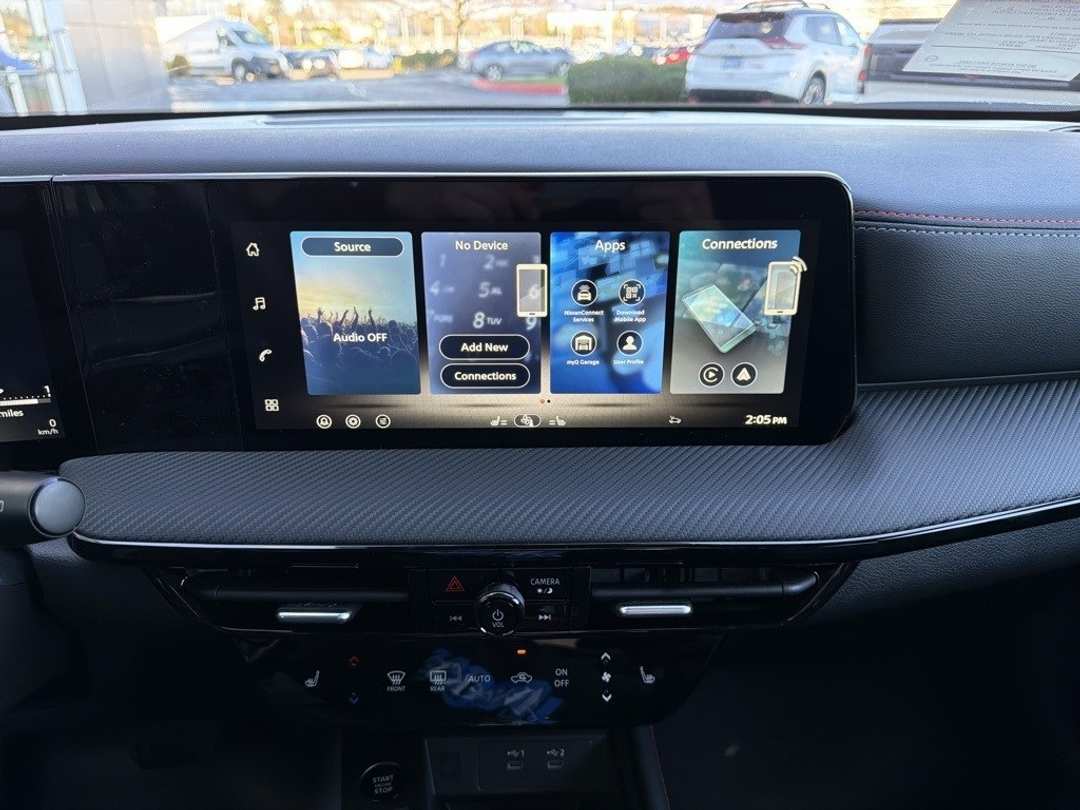 2026 Nissan Kicks SR - Image 25