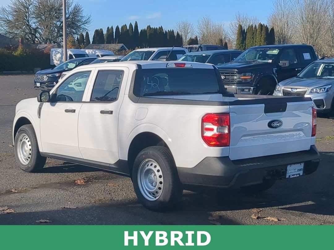 2025 Ford Maverick XL - Image 3