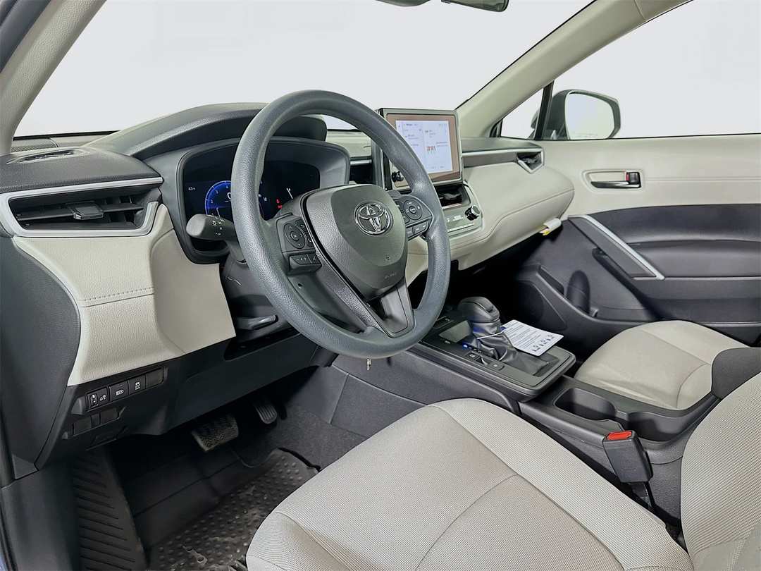 2026 Toyota Corolla Cross L - Image 9