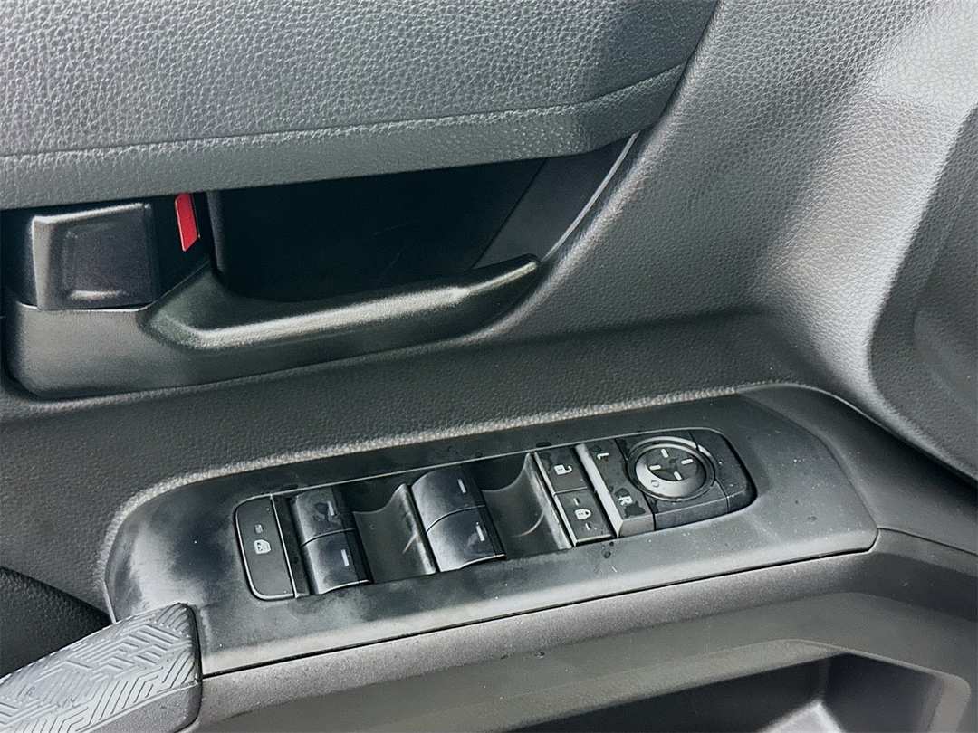 2025 Toyota Tacoma SR5 - Image 18