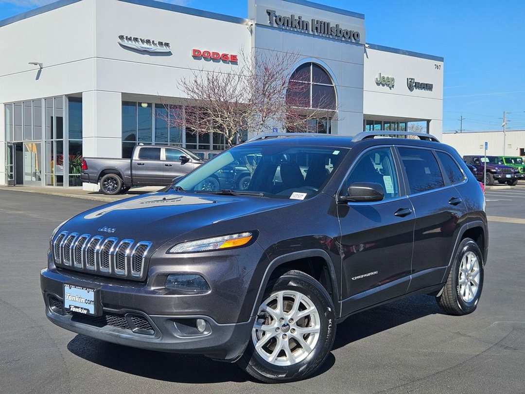2017 Jeep Cherokee Latitude - Image 2