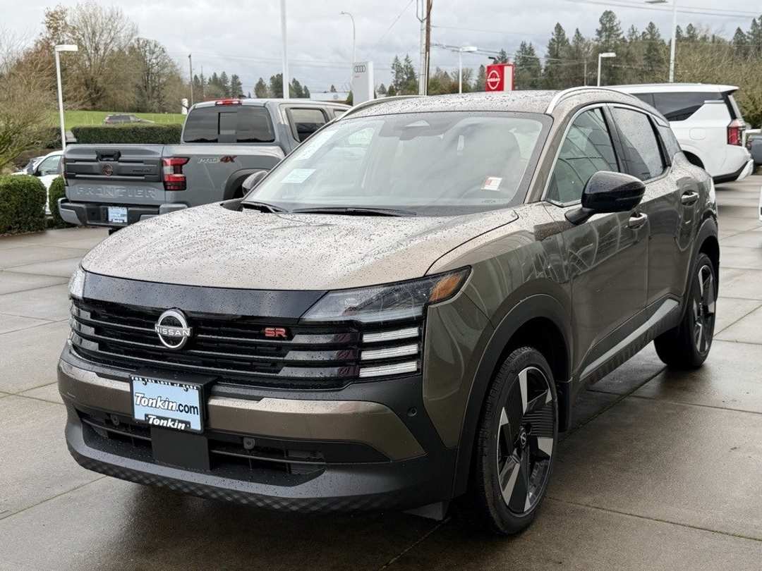 2026 Nissan Kicks SR - Image 4