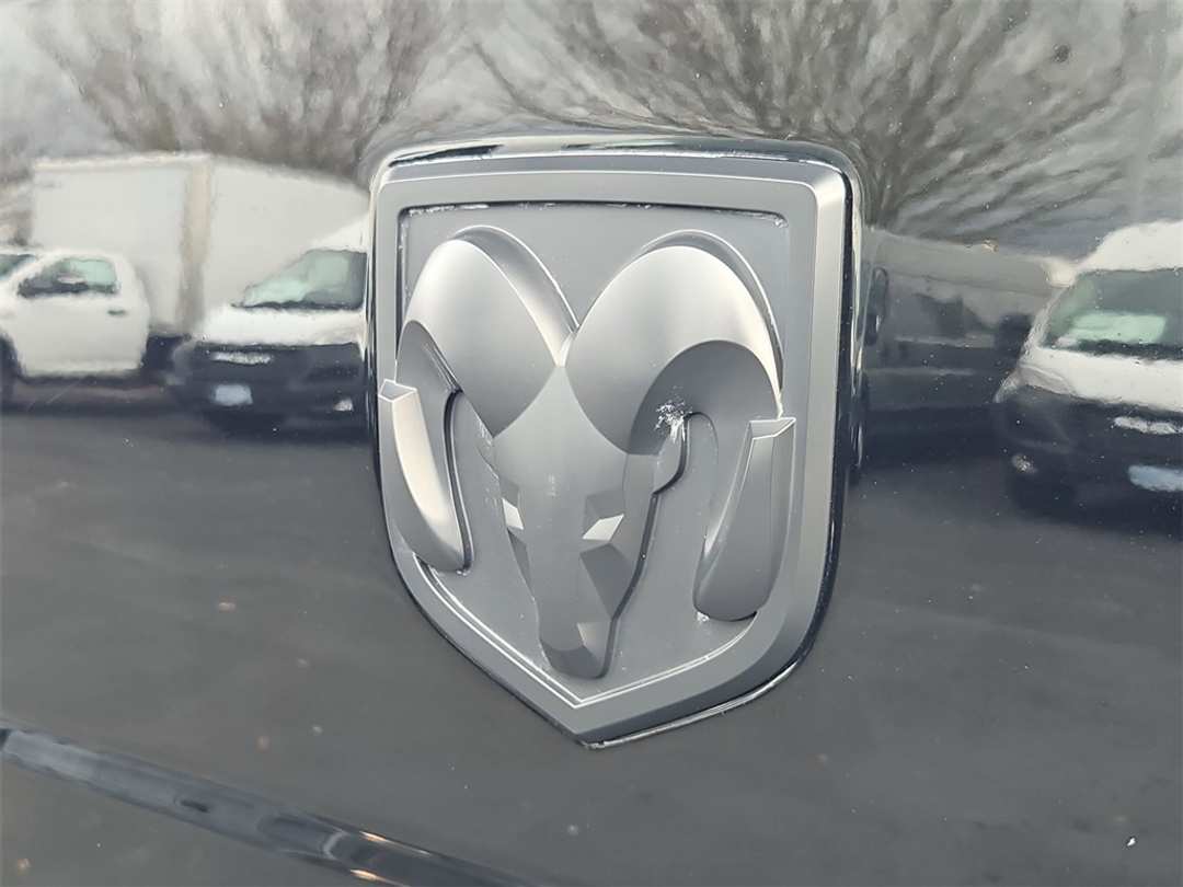 2021 Ram 1500 Classic Warlock - Image 25
