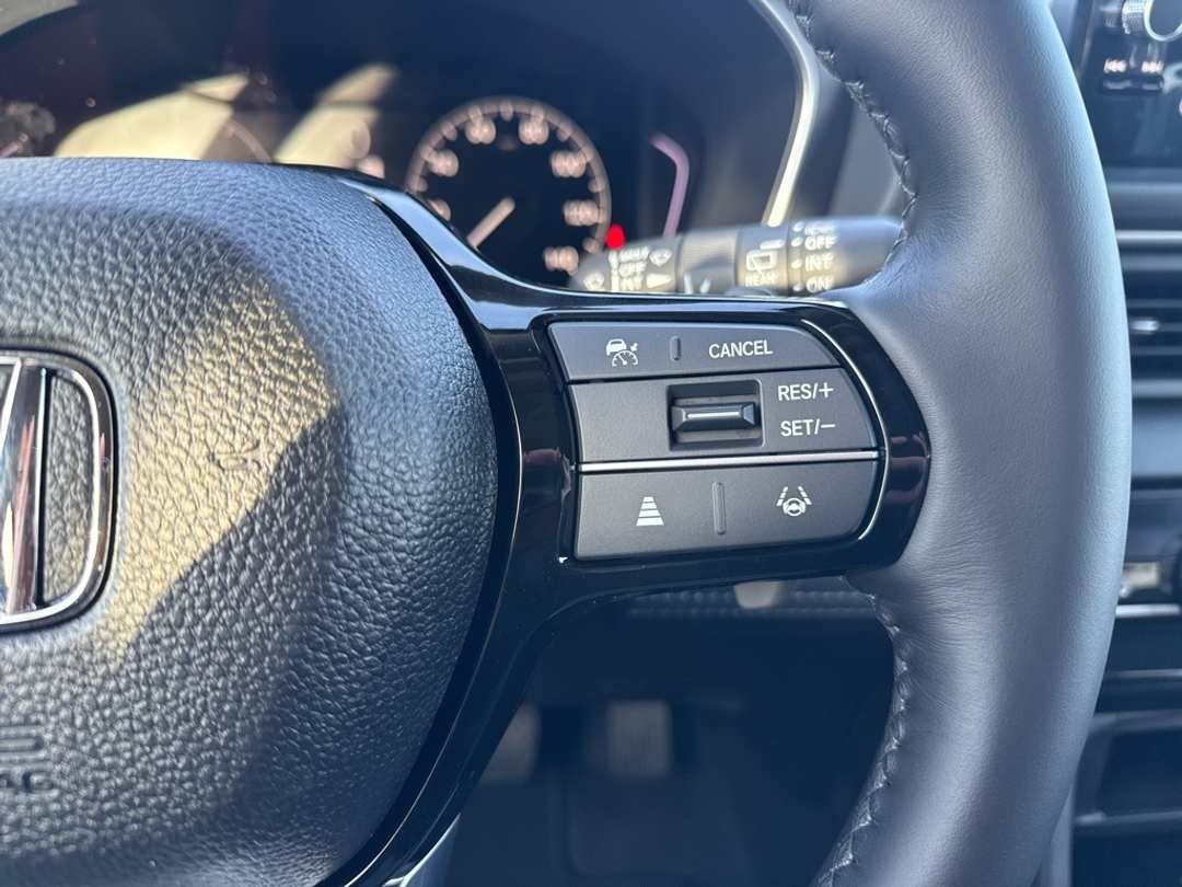 2025 Honda Pilot Touring - Image 26