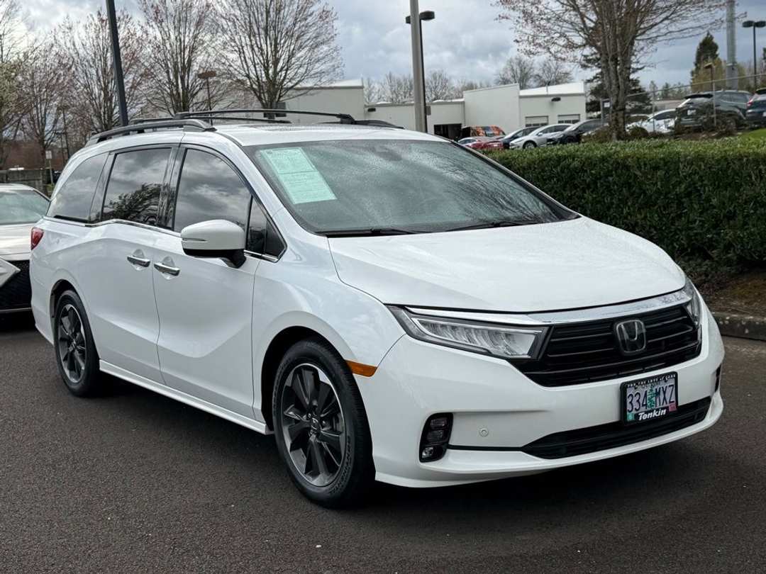2022 Honda Odyssey Elite - Image 2