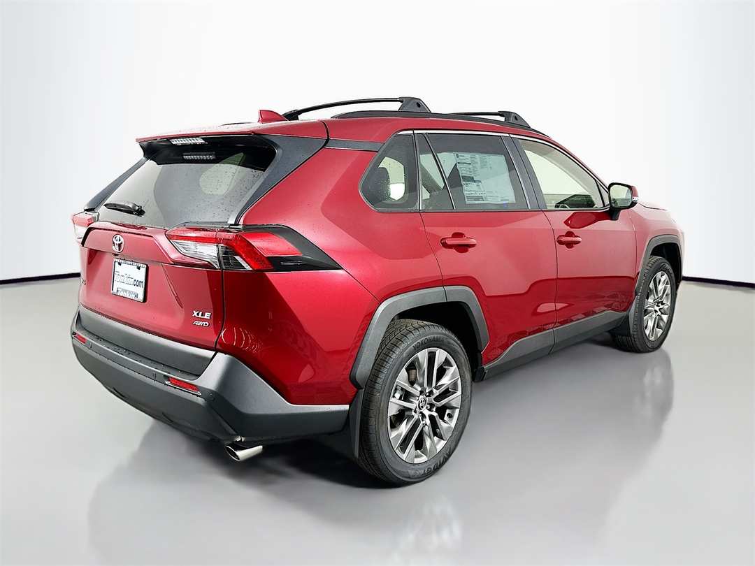 2025 Toyota Rav4 XLE Premium - Image 7
