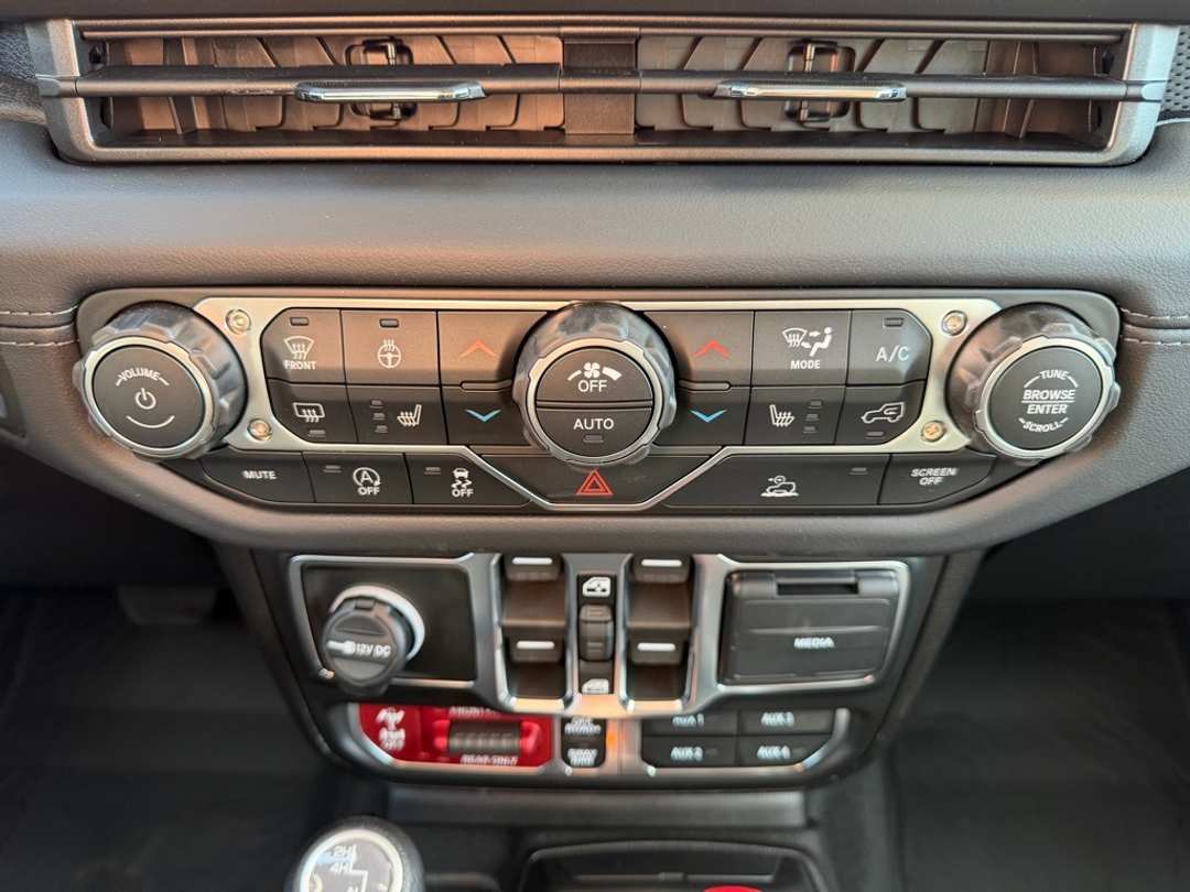 2026 Jeep Wrangler Rubicon - Image 24