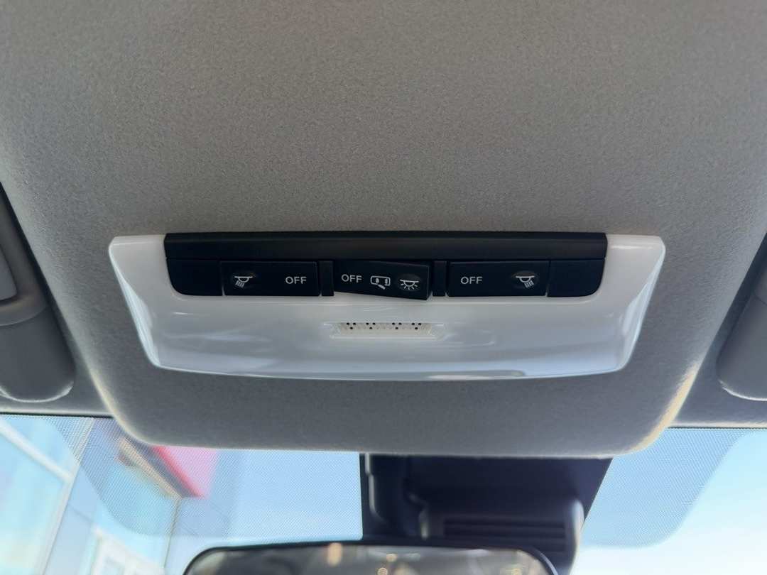 2025 Nissan Versa 1.6 SV - Image 26