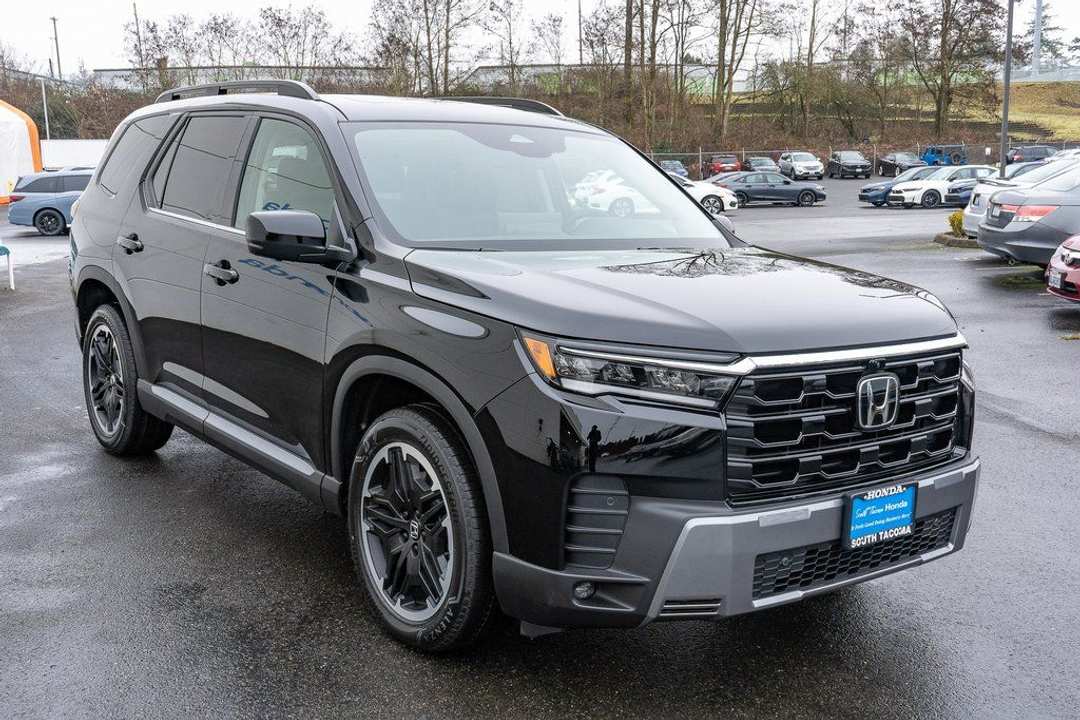 2026 Honda Pilot Touring Blackout - Image 3