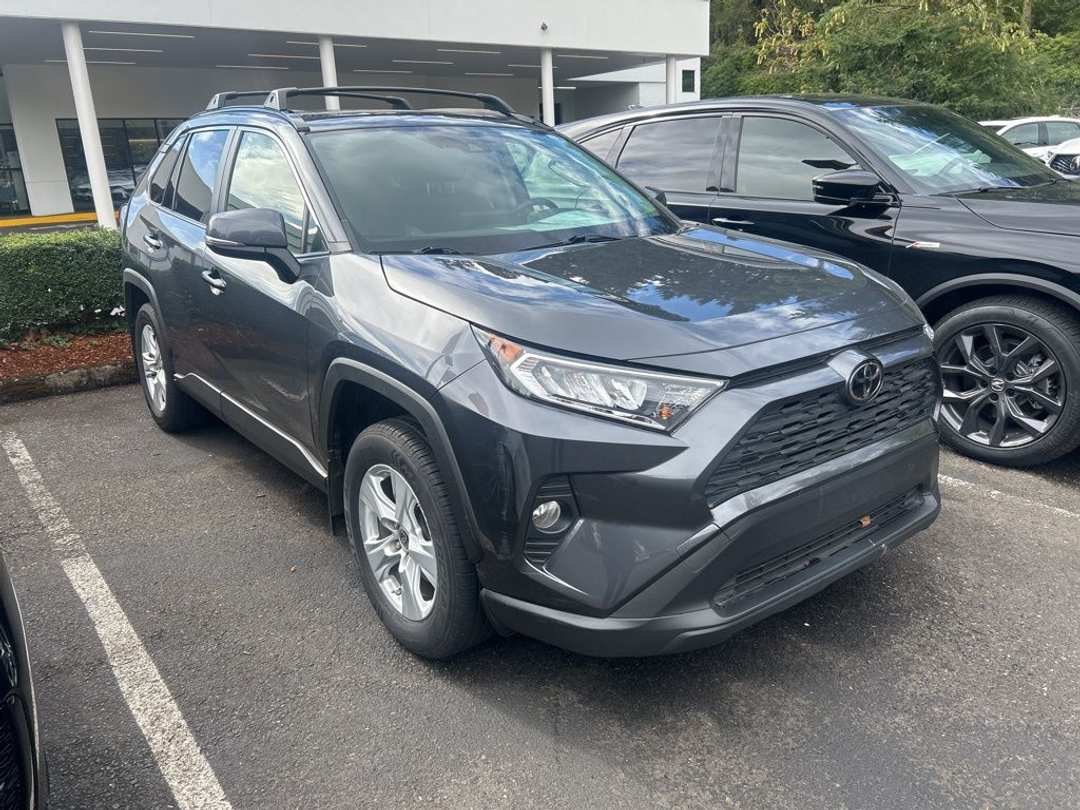2019 Toyota Rav4 XLE - Image 2
