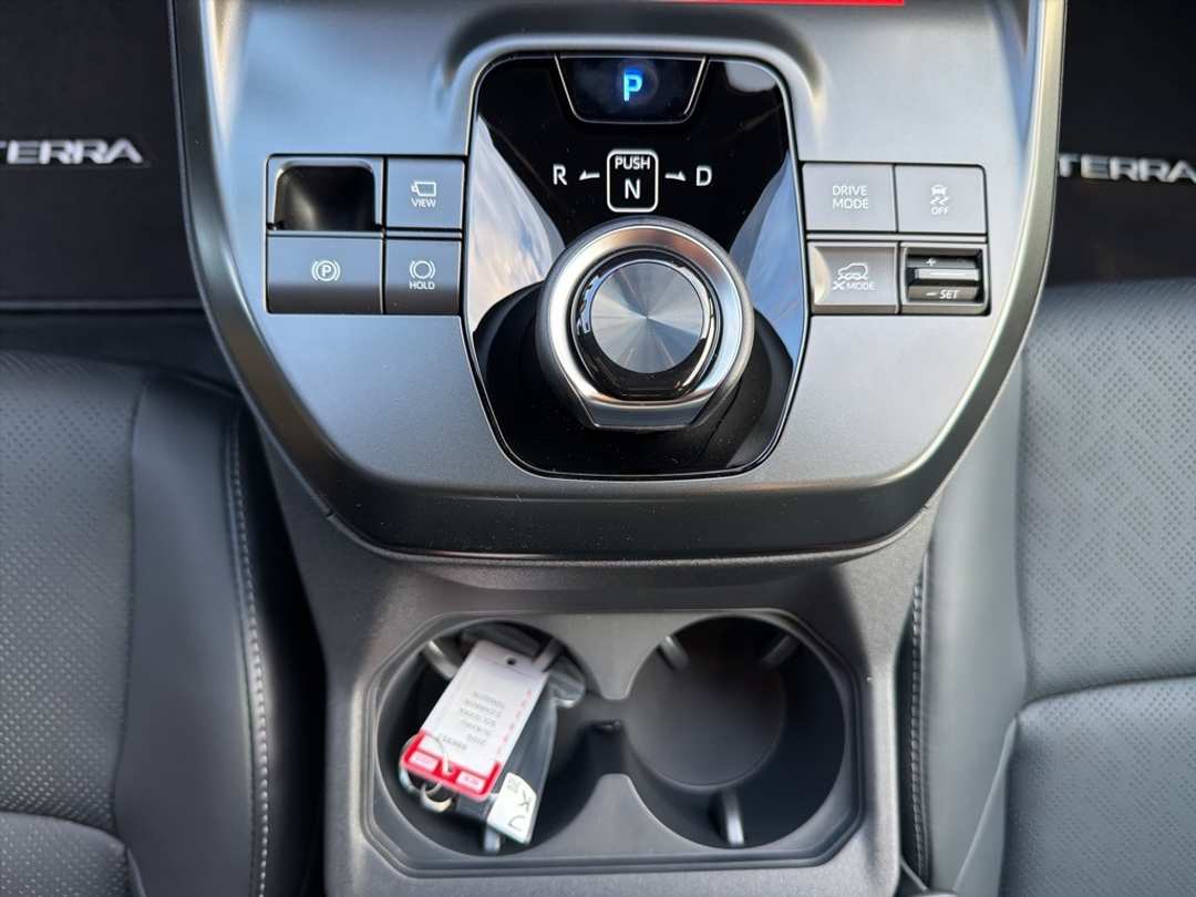 2026 Subaru Solterra Limited - Image 35