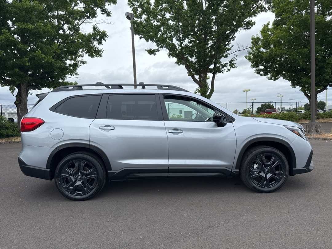 2025 Subaru Ascent Onyx Edition Touring - Image 8