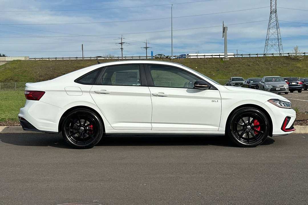 2026 Volkswagen Jetta Gli 2.0T Autobahn - Image 2