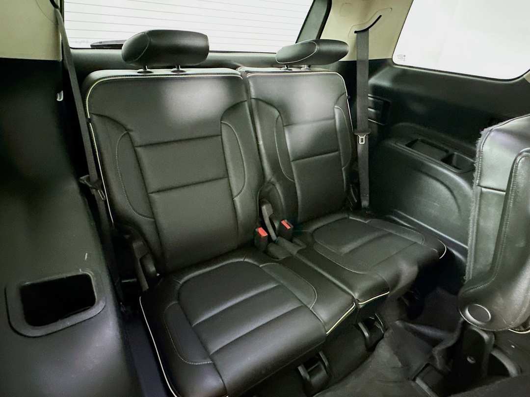 2017 GMC Acadia Denali - Image 30