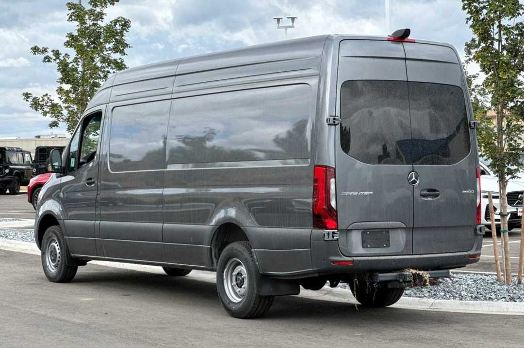 2024 Mercedes-Benz Sprinter 3500 Cargo 170 WB - Image 3