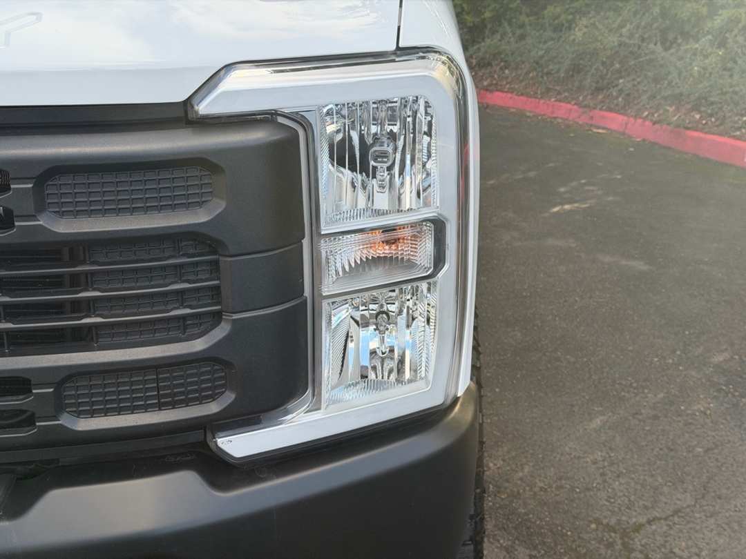 2024 Ford F-350Sd XL - Image 10