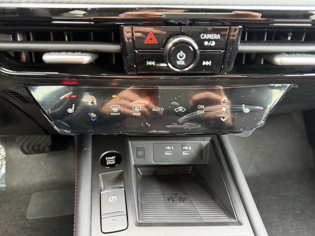 2026 Nissan Kicks SR - Image 26