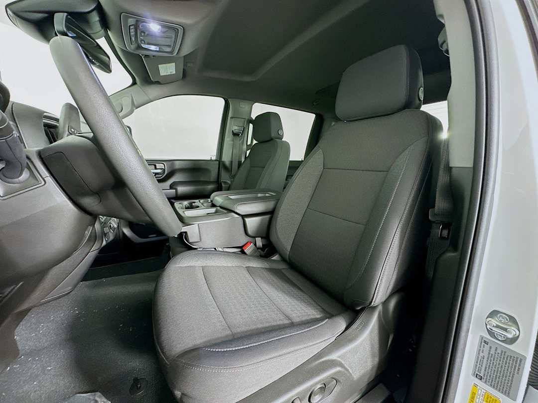 2025 Chevrolet Silverado 2500Hd Custom - Image 21