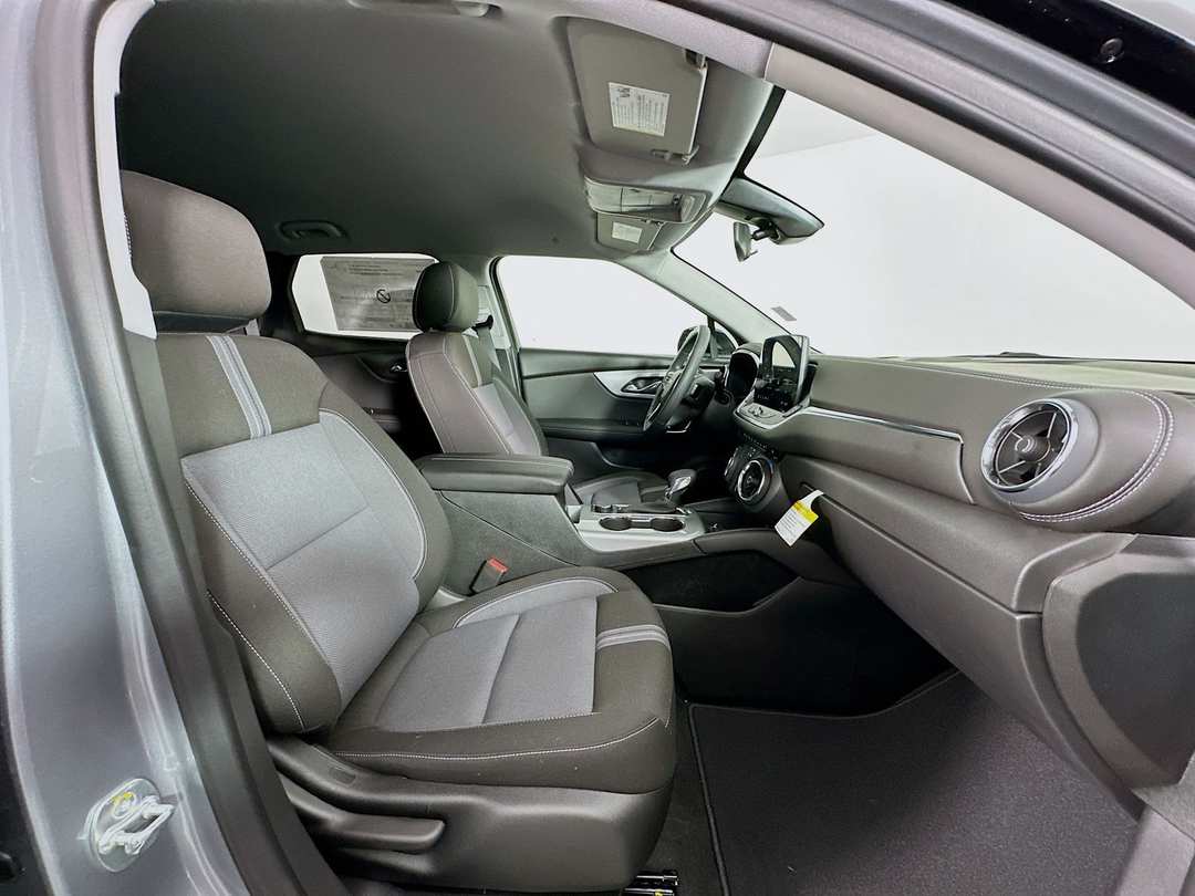 2025 Chevrolet Blazer LT - Image 29