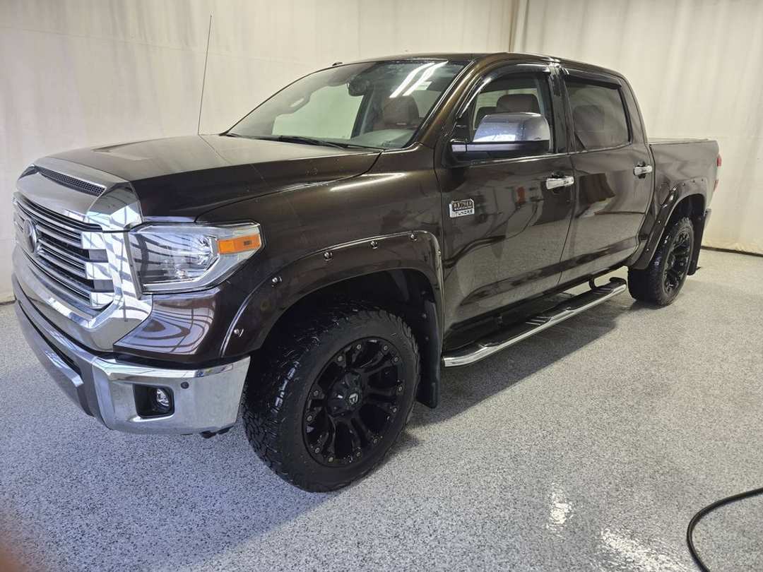 2018 Toyota Tundra Platinum - Image 2