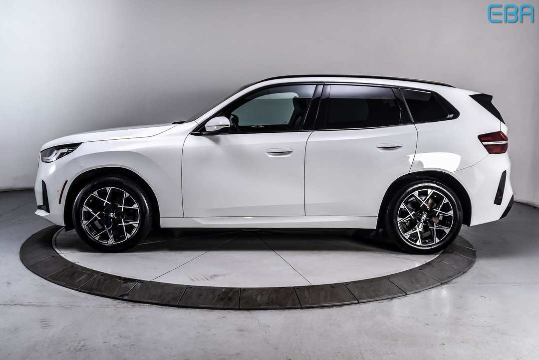 2025 BMW X3 30 xDrive - Image 3