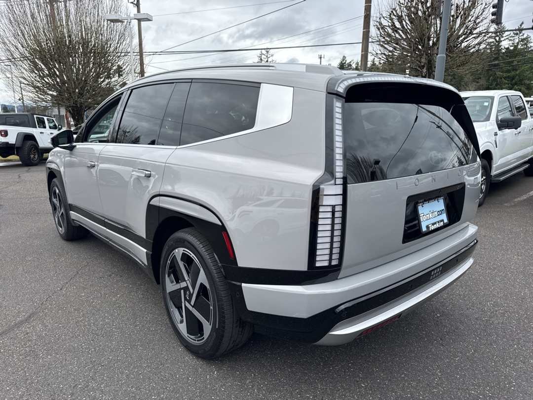 2026 Hyundai Ioniq 9 Performance Limited - Image 5