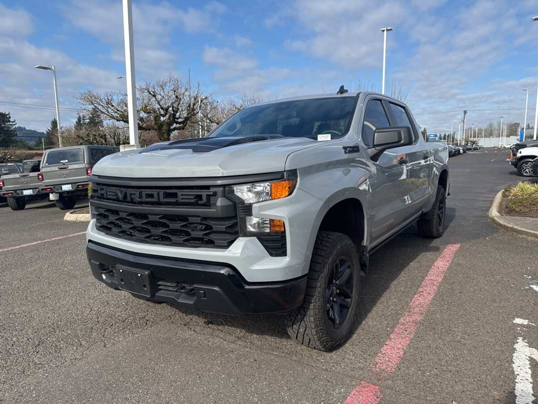 2024 Chevrolet Silverado 1500 Custom Trail Boss - Image 3