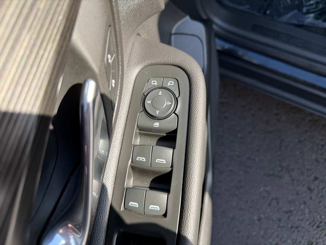 2022 GMC Terrain SLE - Image 14