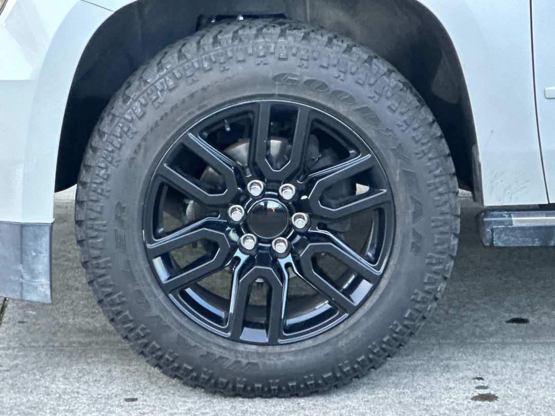 2019 Chevrolet Tahoe Premier - Image 25