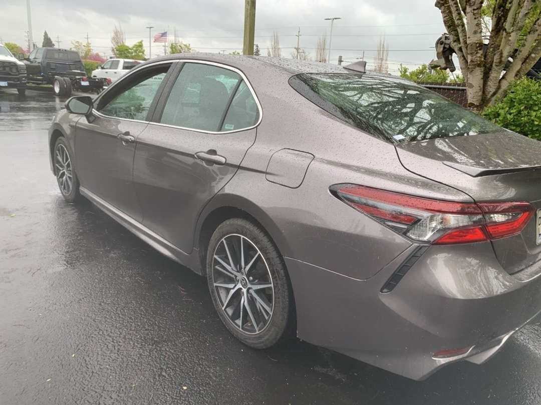 2024 Toyota Camry SE - Image 2